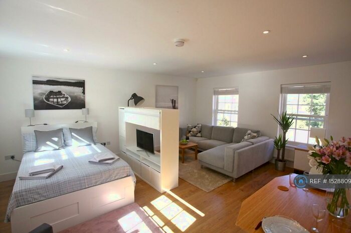 Studio To Rent In Westwood Drive, Canterbury, CT2