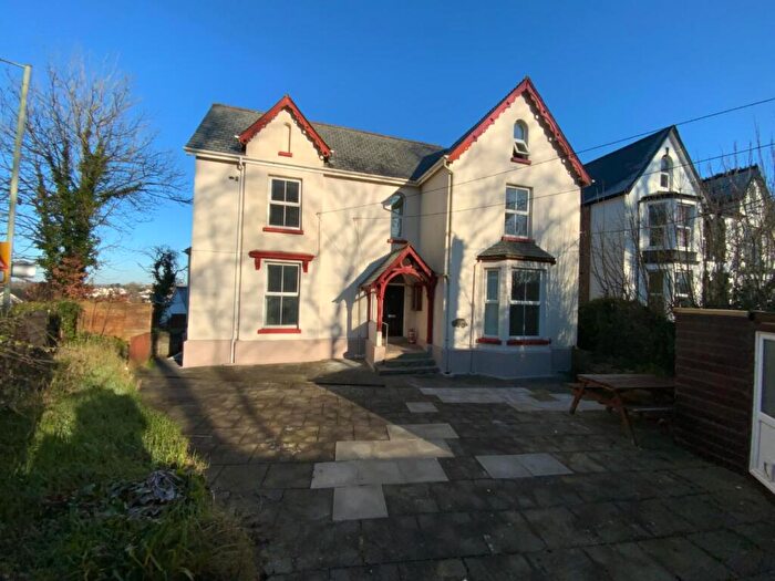 2 Bedroom Flat To Rent In North Road, Holsworthy, EX22