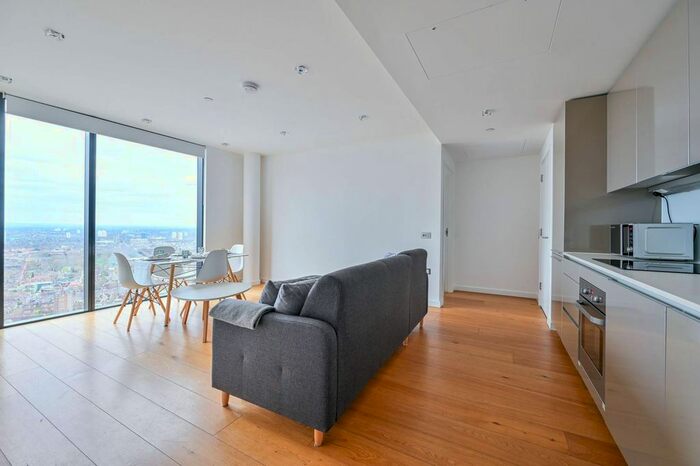 2 Bedroom Flat To Rent In Walworth Road, Elephant And Castle, London, SE1