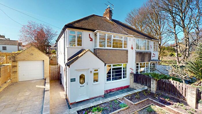 3 Bedroom Semi-Detached House For Sale In Old Hollings Hill, Guiseley, LS20