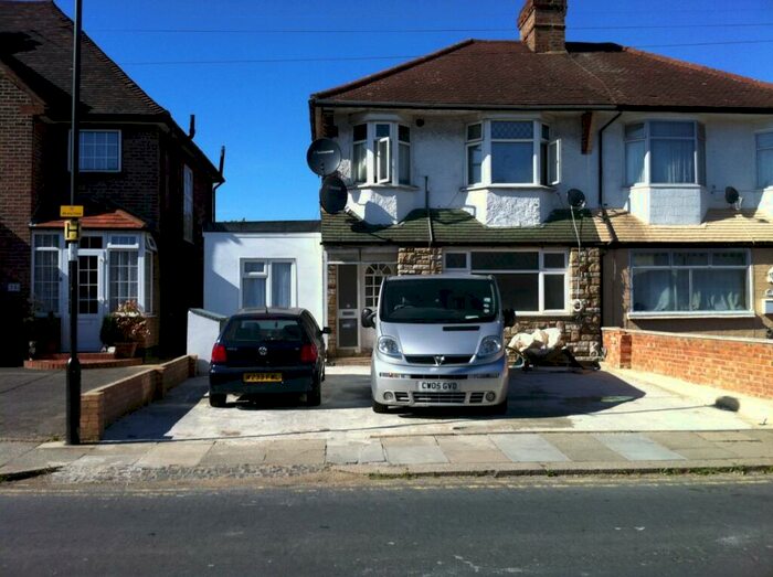 Studio To Rent In Mitchell Road, Palmers Green, N13
