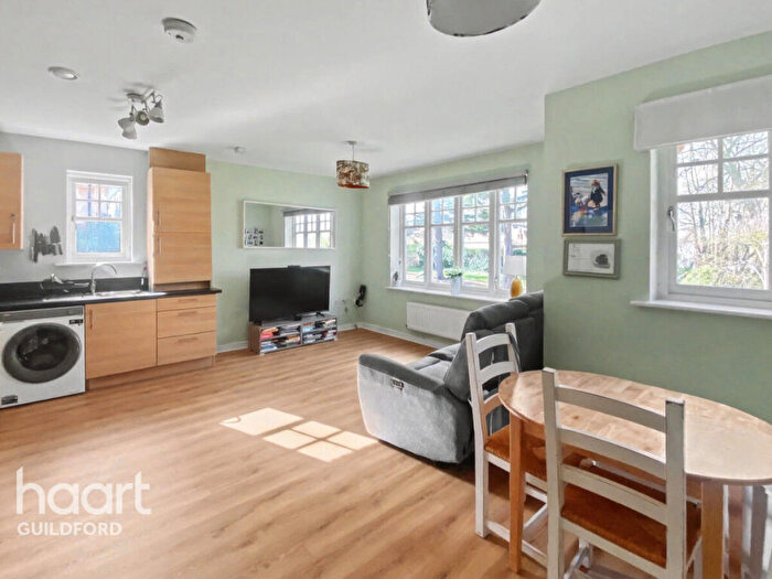 2 Bedroom Apartment For Sale In Downs Drive, Guildford, GU1