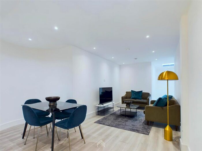 2 Bedroom Flat To Rent In Akron House, Brentford, TW8