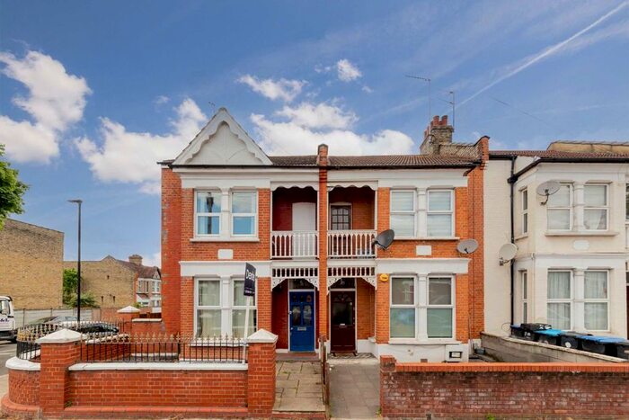 3 Bedroom Property To Rent In Natal Road, London, N11