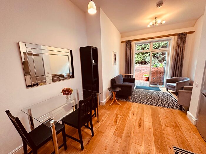 3 Bedroom Flat To Rent In Whitehall Park, London, N19