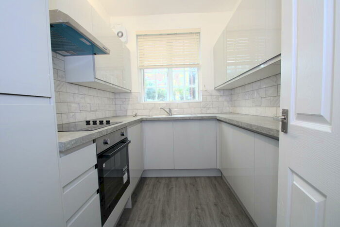 2 Bedroom Apartment To Rent In Belmont Hill, Lewisham, SE13