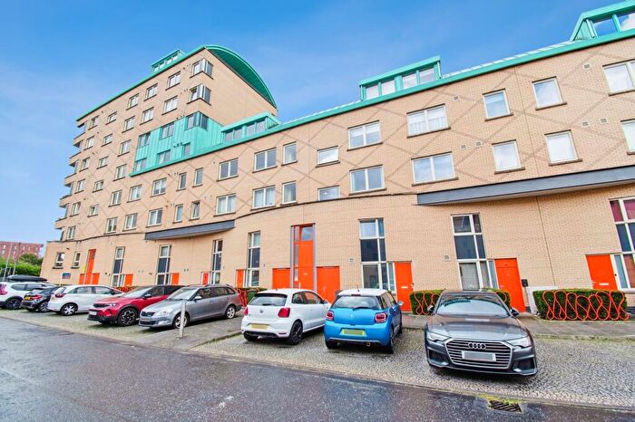 2 Bedroom Flat To Rent In Old Rutherglen Road, Flat /, New Gorbals, Glasgow, G5