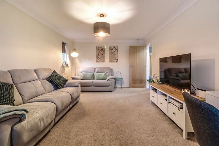 2 Bedroom Bungalow For Sale In Newbolt Close, Caistor, LN7