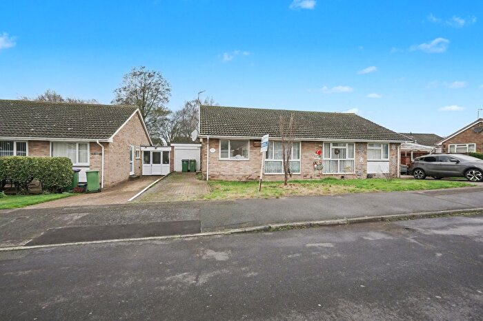 1 Bedroom Semi Detached Bungalow For Sale In Coniston Road, Folkestone, CT19