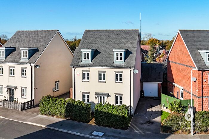 5 Bedroom Detached House For Sale In Tabby Drive, Three Mile Cross, RG7