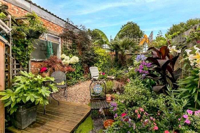 2 Bedroom Terraced House To Rent In Manor Place, Sutton, Surrey, SM1