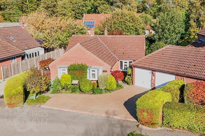 4 Bedroom Detached Bungalow For Sale In Main Road, North Burlingham, Norwich, NR13