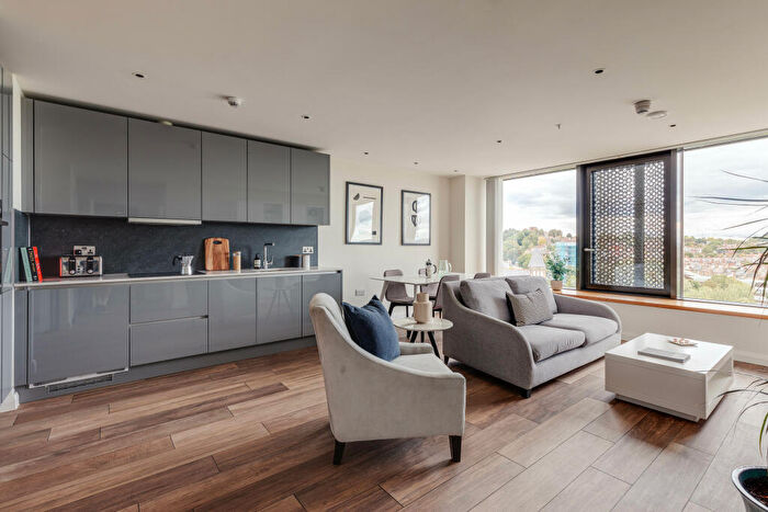 1 Bedroom Apartment To Rent In Vantage Point, Archway, N19