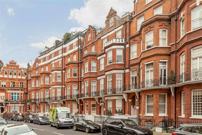 Studio To Rent In Egerton Gardens, London, SW3