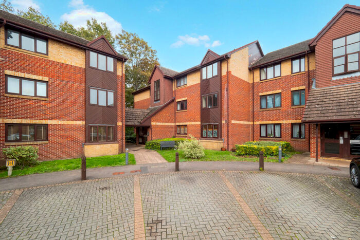 1 Bedroom Apartment To Rent In Rossignol Gardens, Carshalton, SM5
