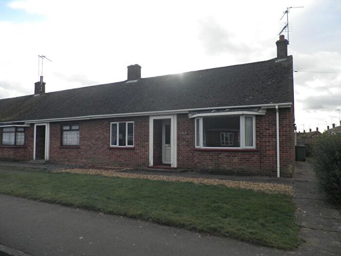 2 Bedroom Bungalow To Rent In South Drive, March, PE15