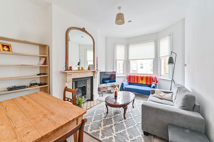 2 Bedroom Flat To Rent In Handforth Road, Oval, London, SW9