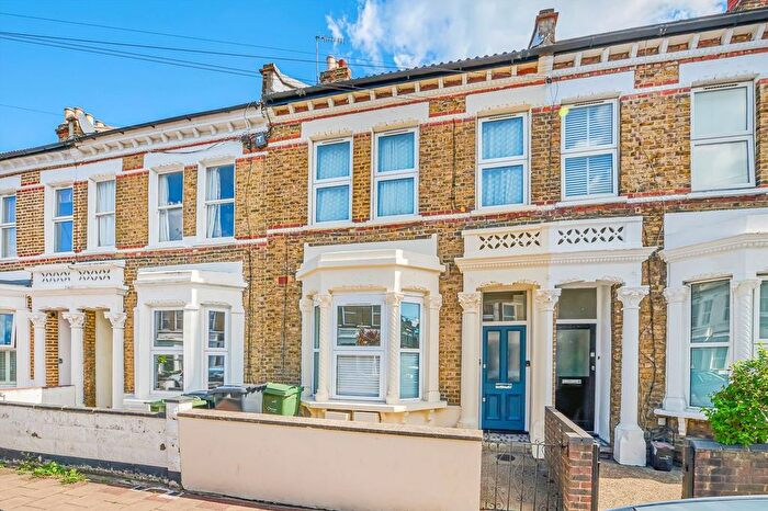 1 Bedroom Flat For Sale In Solon Road, Clapham, SW2