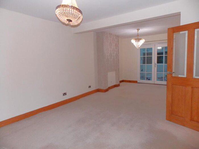 3 Bedroom Semi Detached House To Rent In Canterbury Road, Harrow, HA1