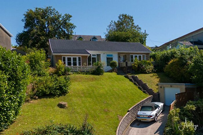 3 Bedroom Detached Bungalow For Sale In Woodview Terrace, Bryncoch, Neath, SA10