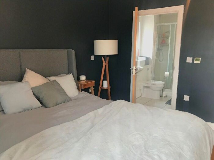 2 Bedroom Flat To Rent In Mill Hill, London, NW7