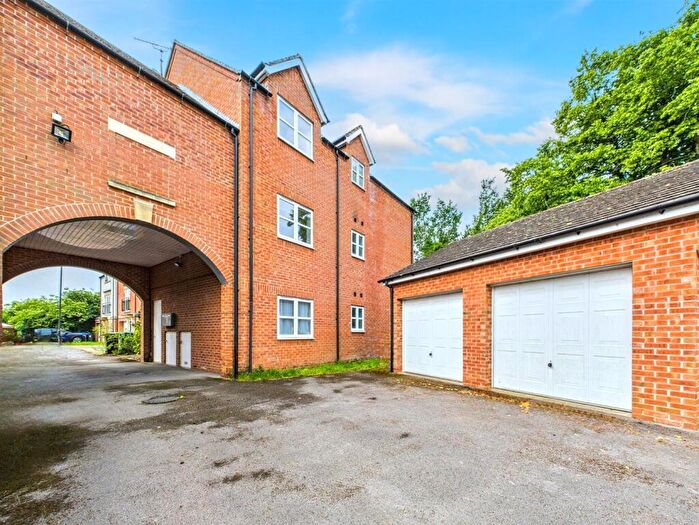 2 Bedroom Apartment To Rent In New Orchard Place, Mickleover, DE3