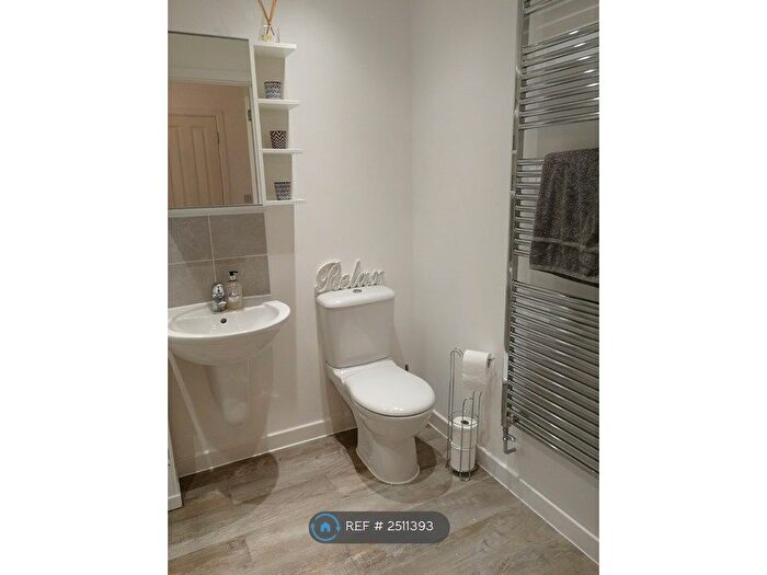 2 Bedroom Flat To Rent In Aylesbury, Aylesbury, HP20