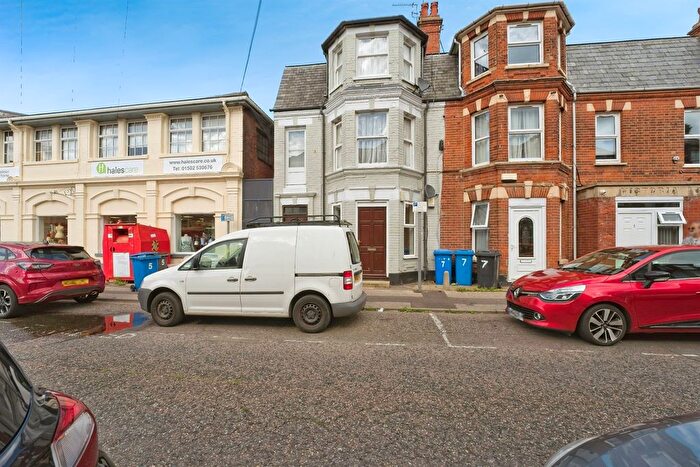 3 Bedroom End Of Terrace House For Sale In Beach Road, Lowestoft, NR32