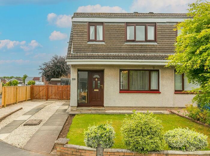 3 Bedroom Semi-Detached House For Sale In Springfield Park, Kinross, KY13