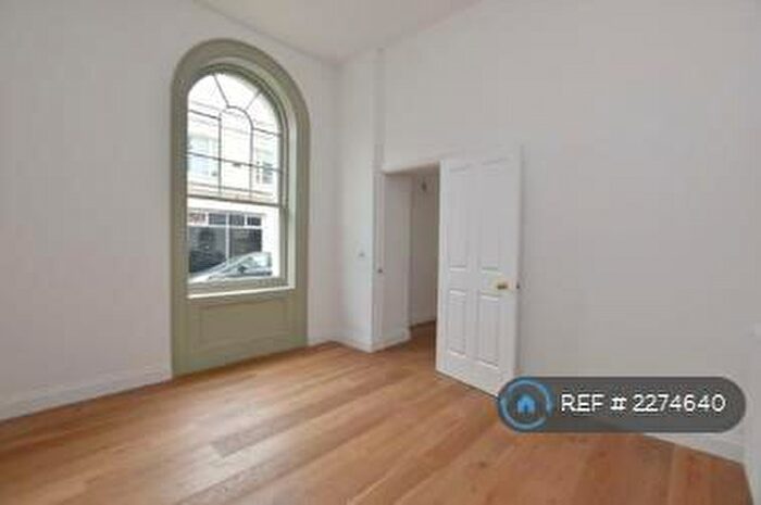 1 Bedroom Flat To Rent In Bank Street, Hythe, CT21