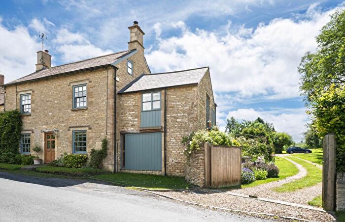 5 Bedroom Link Detached House For Sale In Fiddlers Hill, Shipton Under Wychwood, OX7