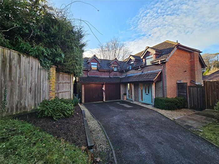 4 Bedroom Detached House For Sale In Southview Road, Headley Down, Hampshire, GU35