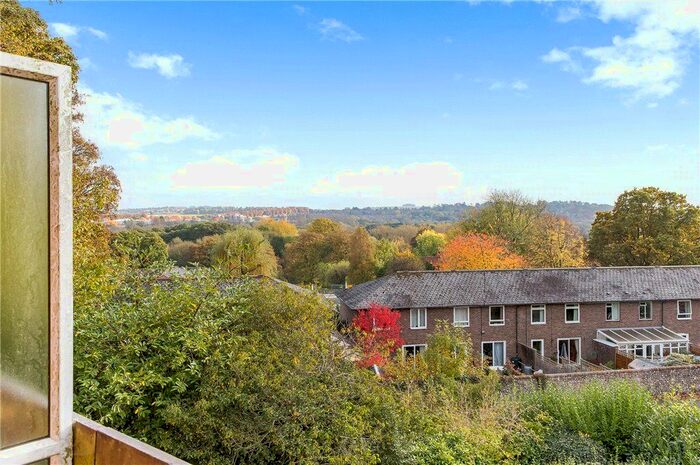 2 Bedroom Flat To Rent In Park Court, Park Road, Winchester, Hampshire, SO23