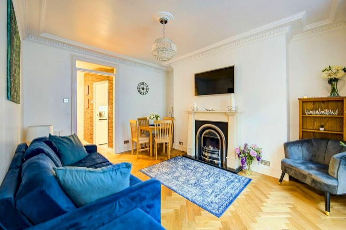 2 Bedroom Flat To Rent In Queens Gate Place, South Kensington, SW7
