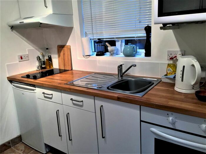 1 Bedroom Flat To Rent In Alumhurst Road, Alum Chine, Bournemouth, BH4