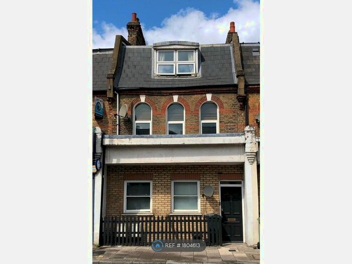 3 Bedroom Maisonette To Rent In Milkwood Road, London, SE24