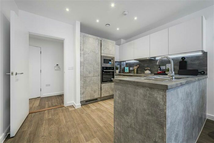 2 Bedroom Apartment To Rent In Cape Court, EN3