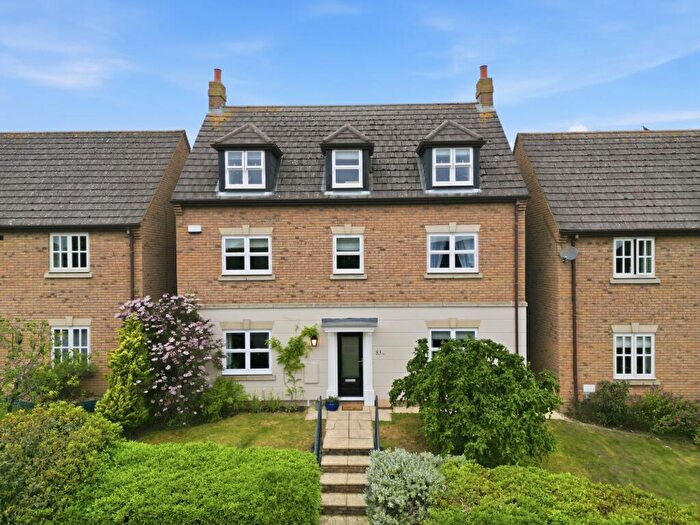 5 Bedroom Detached House For Sale In Garwood Crescent, Grange Farm, MK8
