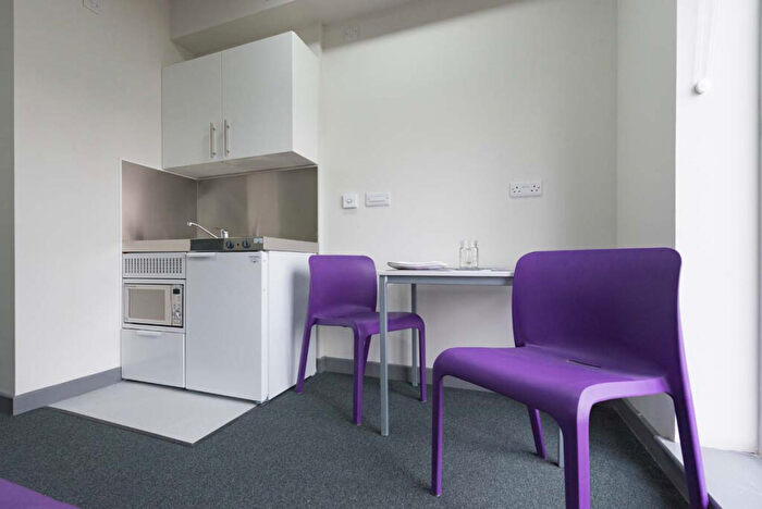 1 Bedroom Private Hall To Rent In Spark Street, Stoke-on-Trent, ST4