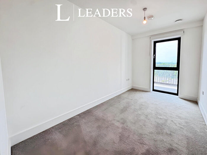 2 Bedroom Apartment To Rent In Burnt Mil, CM20