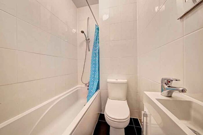 4 Bedroom Terraced House To Rent In Portland Road, KT1