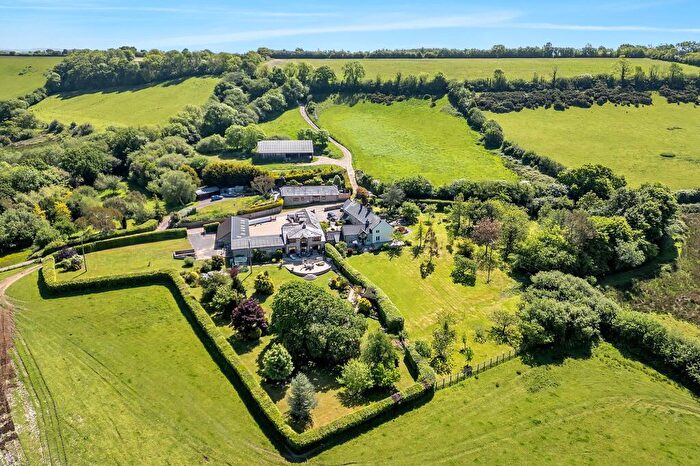 6 Bedroom Semi Detached House For Sale In Honiton, EX14