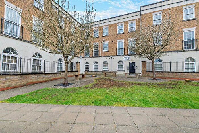 2 Bedroom Apartment For Sale In Marigold Way, Maidstone, ME16