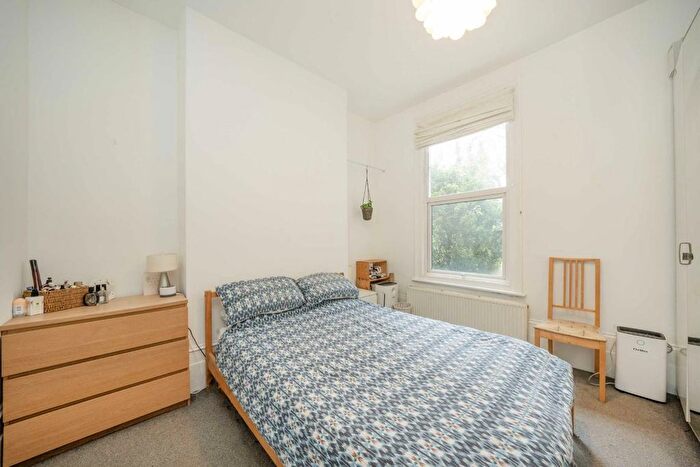 1 Bedroom Flat To Rent In Wightman Road, London, N8