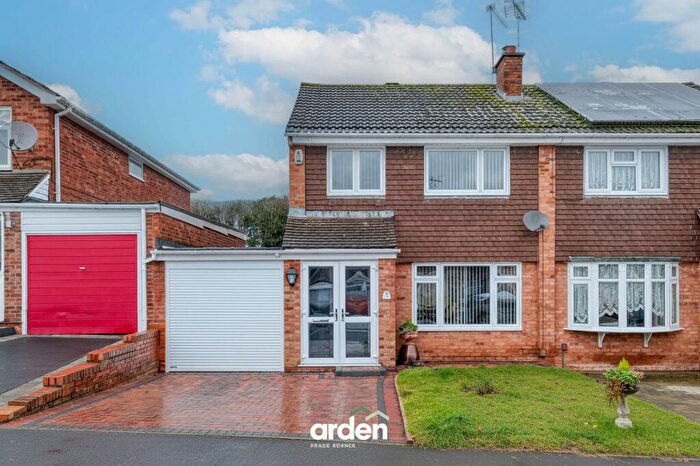 3 Bedroom Semi-Detached House For Sale In St. Chads Road, Studley, B80