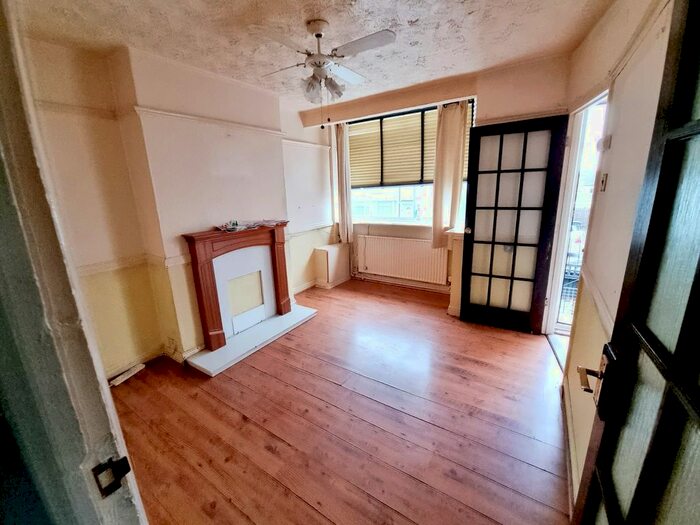 2 Bedroom Detached House To Rent In Third Ave, Luton LU3