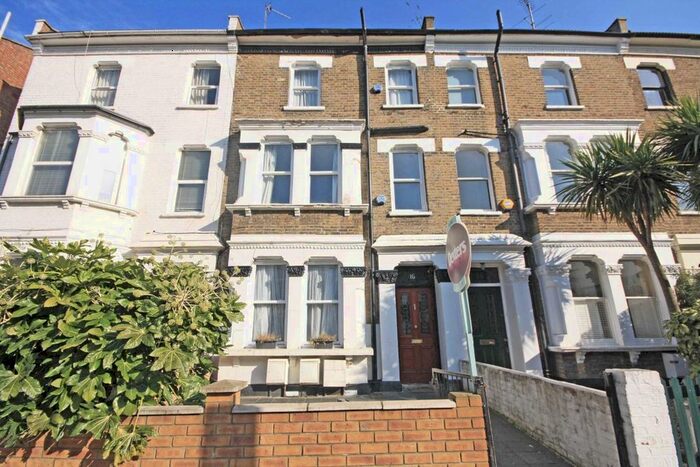 2 Bedroom Flat To Rent In Frithville Gardens, London, W12