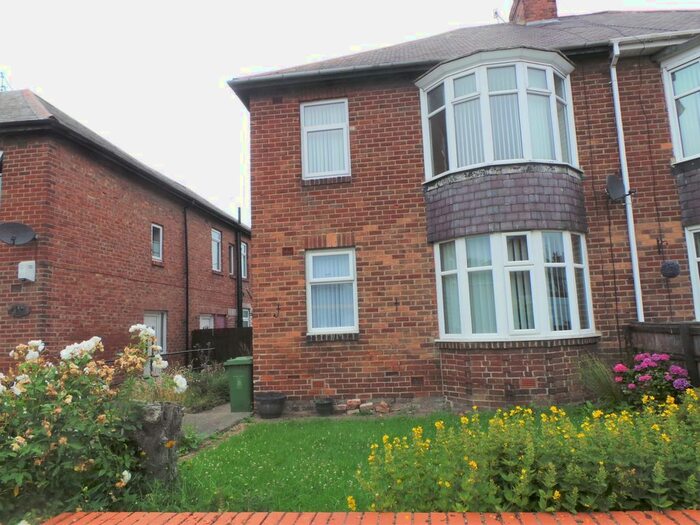 3 Bedroom Flat To Rent In Wellington Road, Dunston, Gateshead, NE11