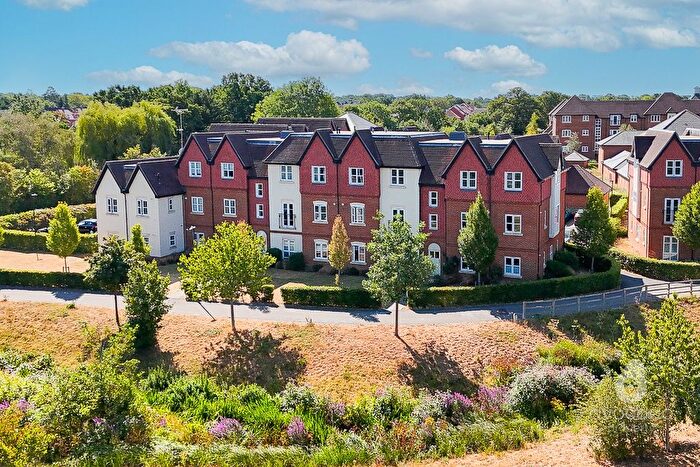 2 Bedroom Flat For Sale In Ferard Corner, Warfield, Berkshire, RG42