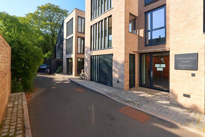 2 Bedroom Apartment For Sale In Rowe Lane, London, E9
